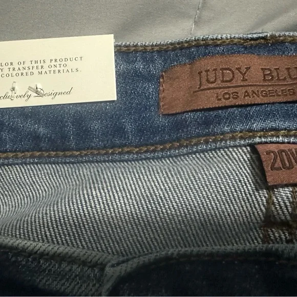 Judy Blue high waist wide leg jeans - Picture 3 of 9